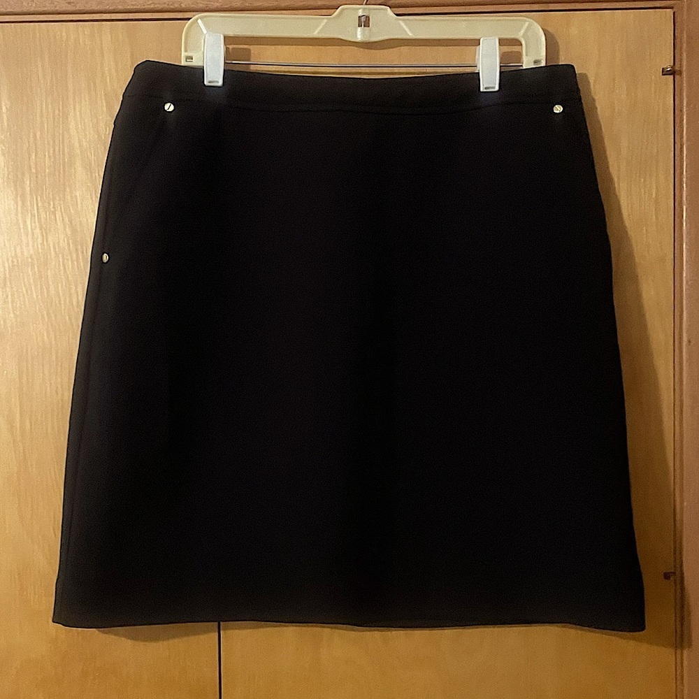 Jones New York Classic Black Skirt Size 12 with Tiny Gold Button Pocket Accents